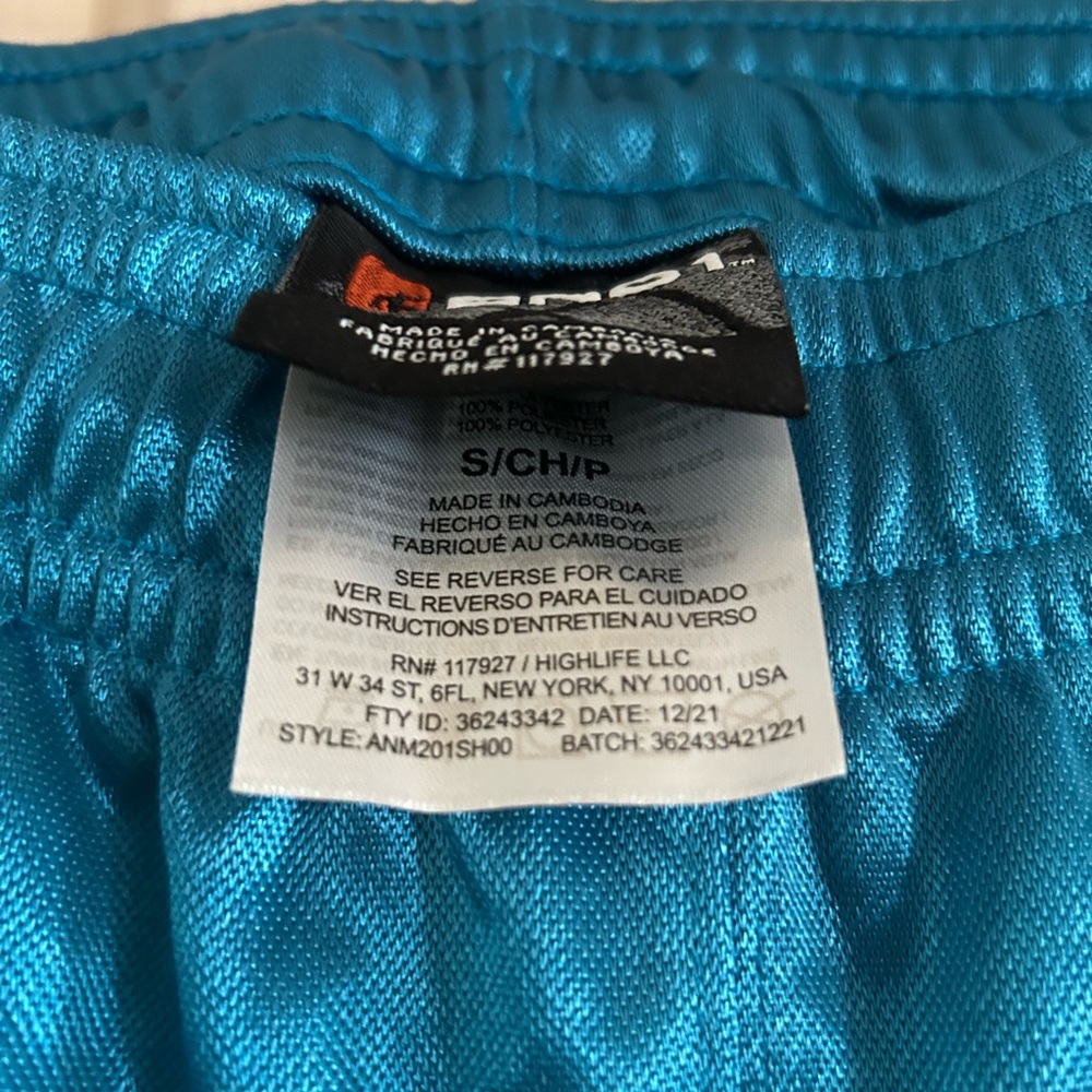 Men’s Shorts - Picture 3 of 5